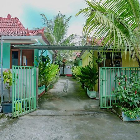 Oyo Life 90301 Hidden Village Uluwatu ジンバラン エクステリア 写真